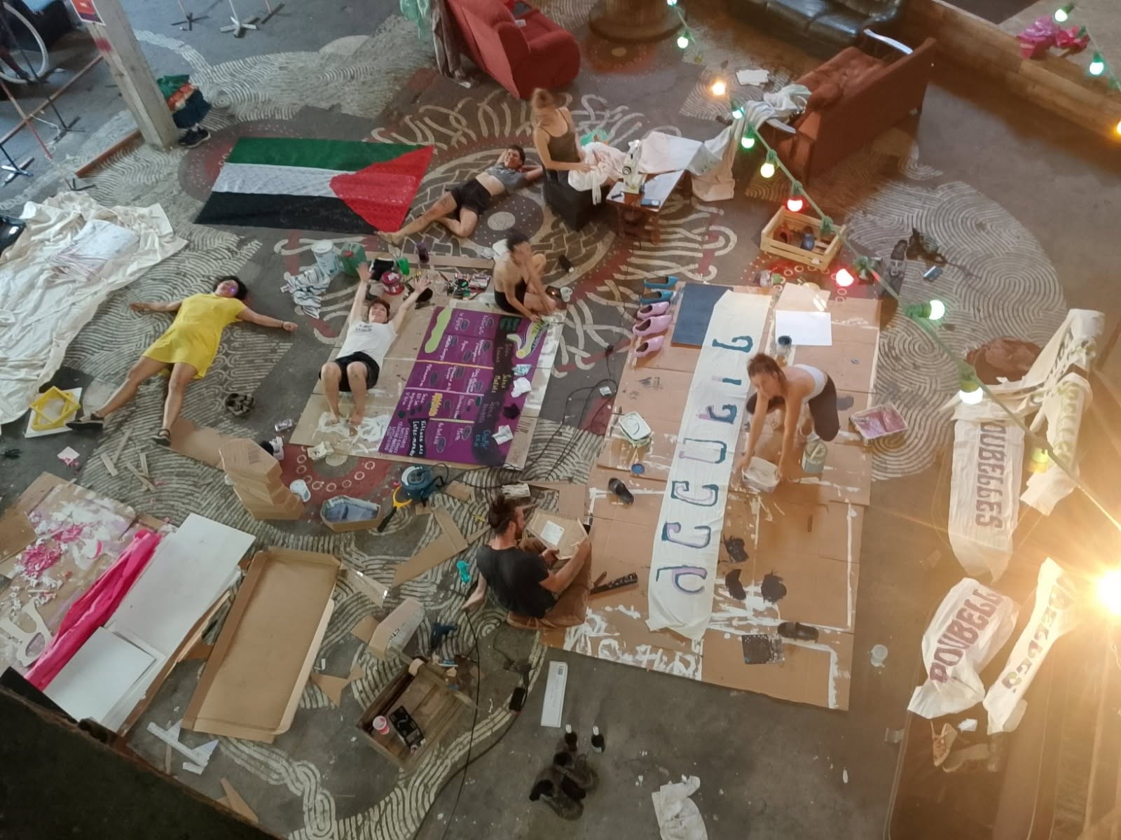 Dans le bâtiment principal